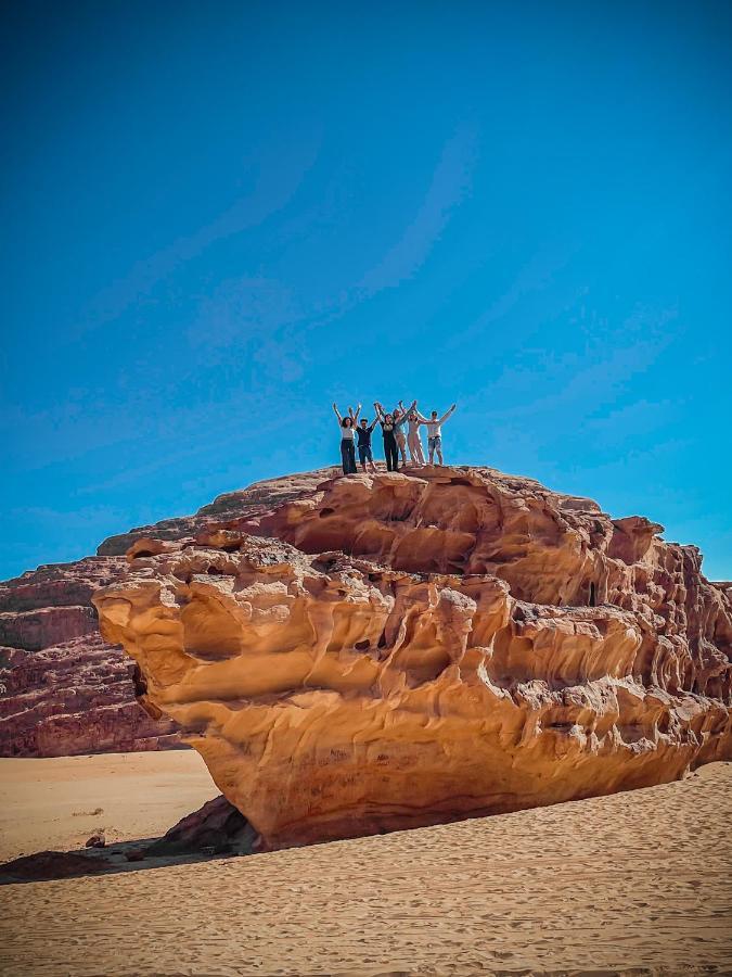 Tower Rum Camb Wadi Rum Esterno foto