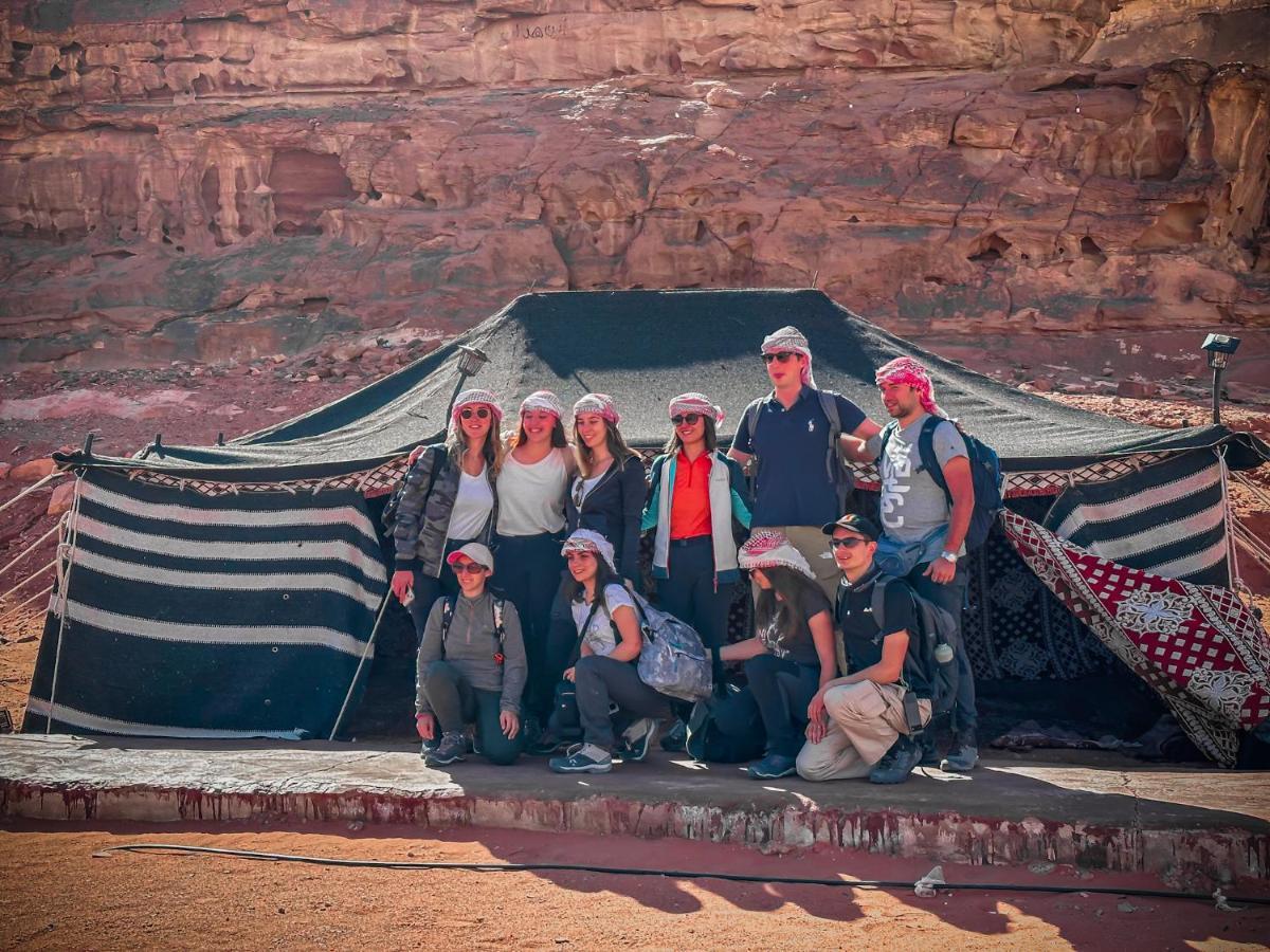 Tower Rum Camb Wadi Rum Esterno foto